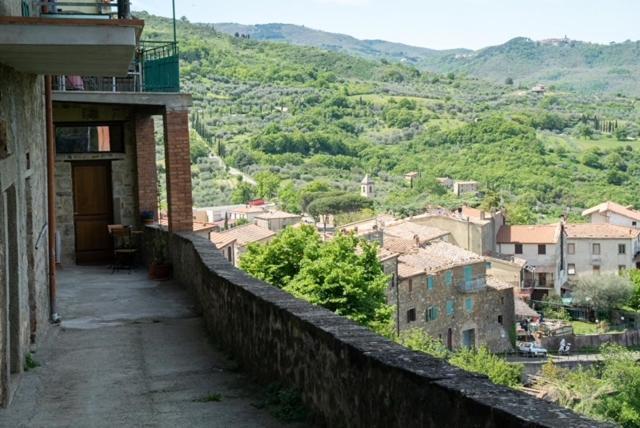 Cantina Nel Castello Montegiovi Exterior foto